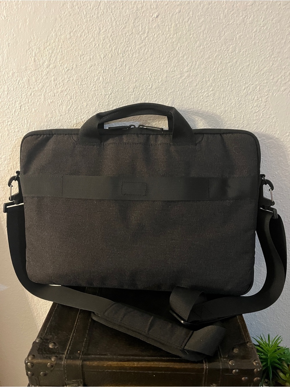 Dell Black Laptop Messenger Bag with Shoulder Strap